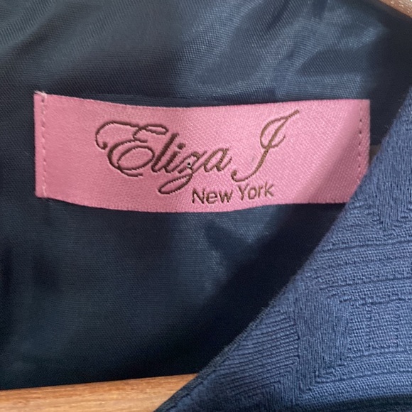 Eliza J Dress Sleeveless Navy Bow Neckline w/ Three Gold Buttons Cocktai… - Picture 3 of 4